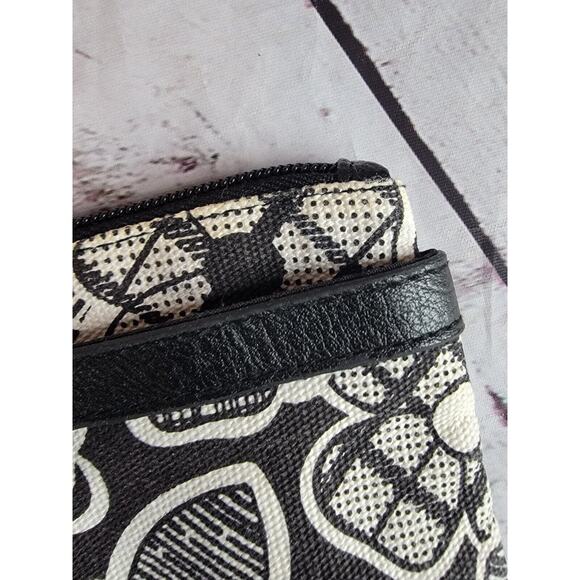 Relic Wristlet Wallet Black White Floral - Picture 2 of 10